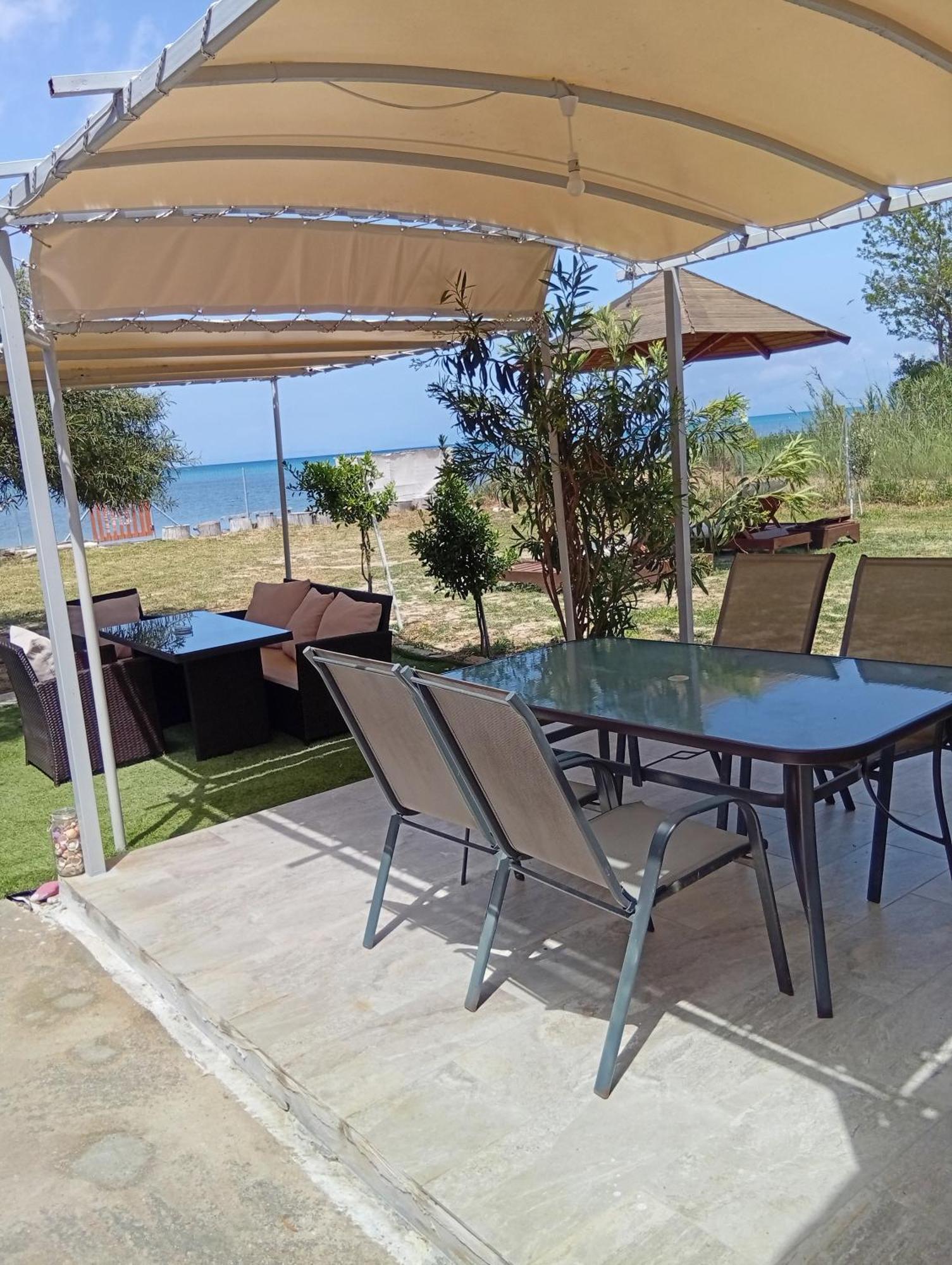 Vasilikis Sea House Villa เลฟคิมมี ภายนอก รูปภาพ