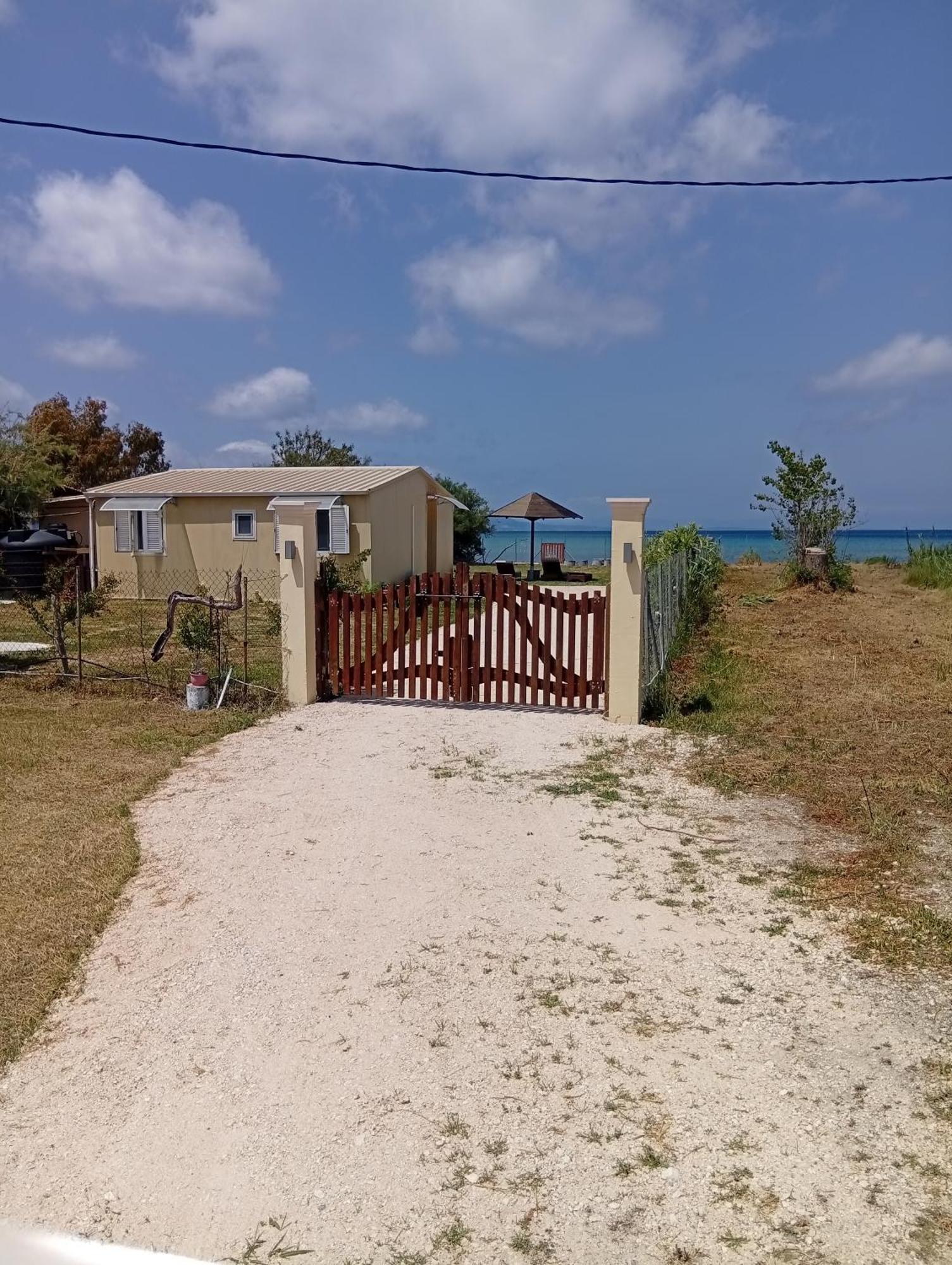 Vasilikis Sea House Villa เลฟคิมมี ภายนอก รูปภาพ